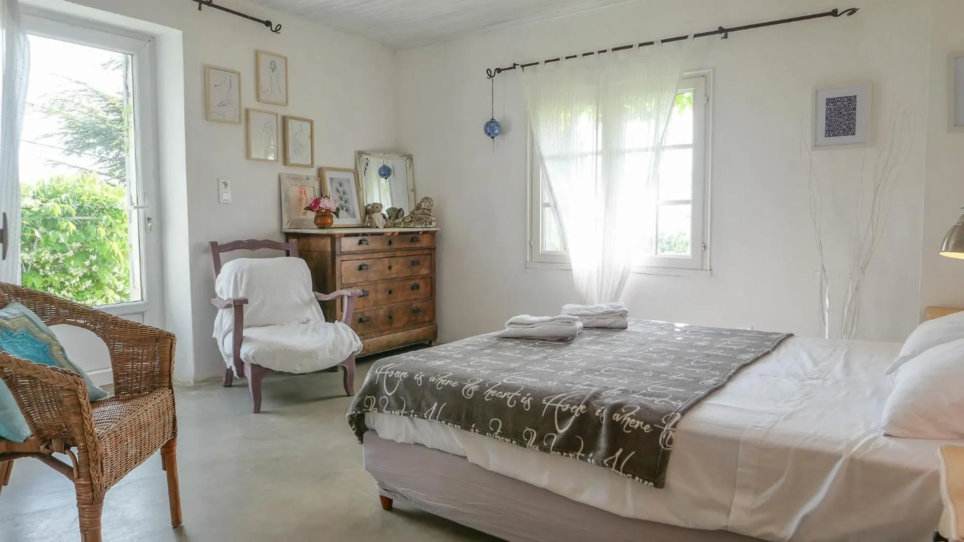 Holiday home Les Rochettes Villa La Garde Adhemar